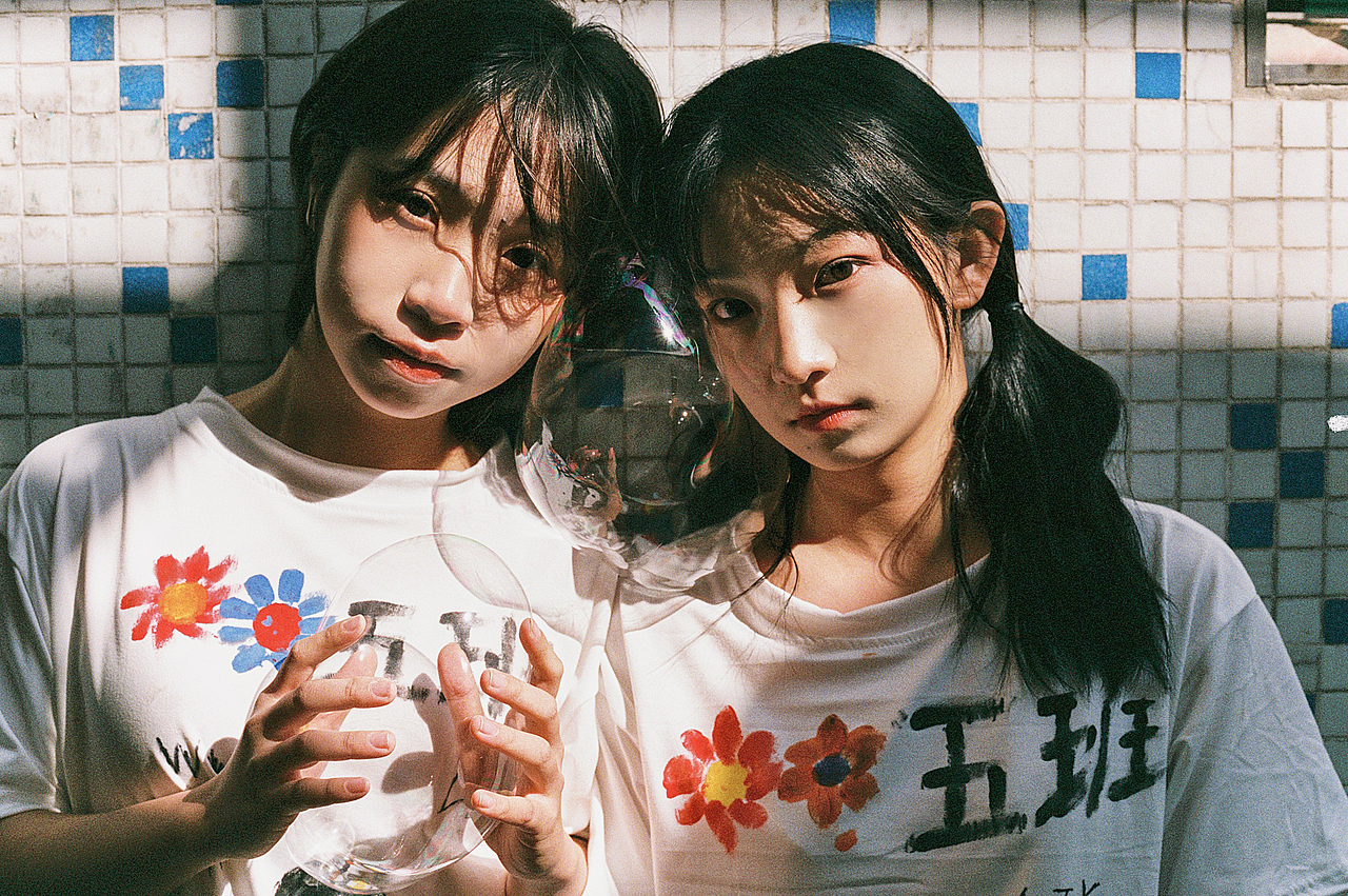 少女邂逅（图ZMjQxNzI5ODcy） - 人像摄影 - 站酷设计师咔嚓旺旺原创素材 - 站酷ZCOOL