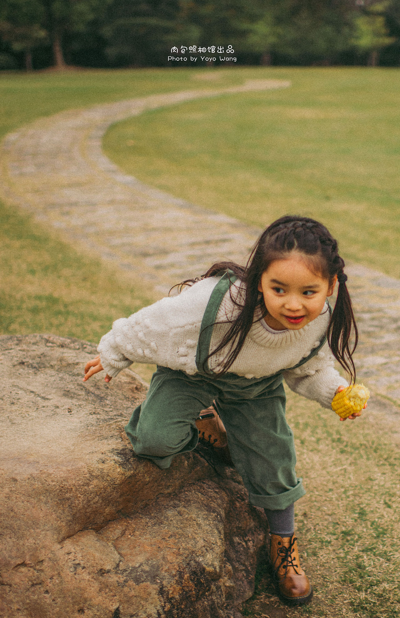 放风筝（图ZMjMyOTA4NzA0） - 人像摄影 - 站酷设计师肉包大王巡山记原创素材 - 站酷ZCOOL