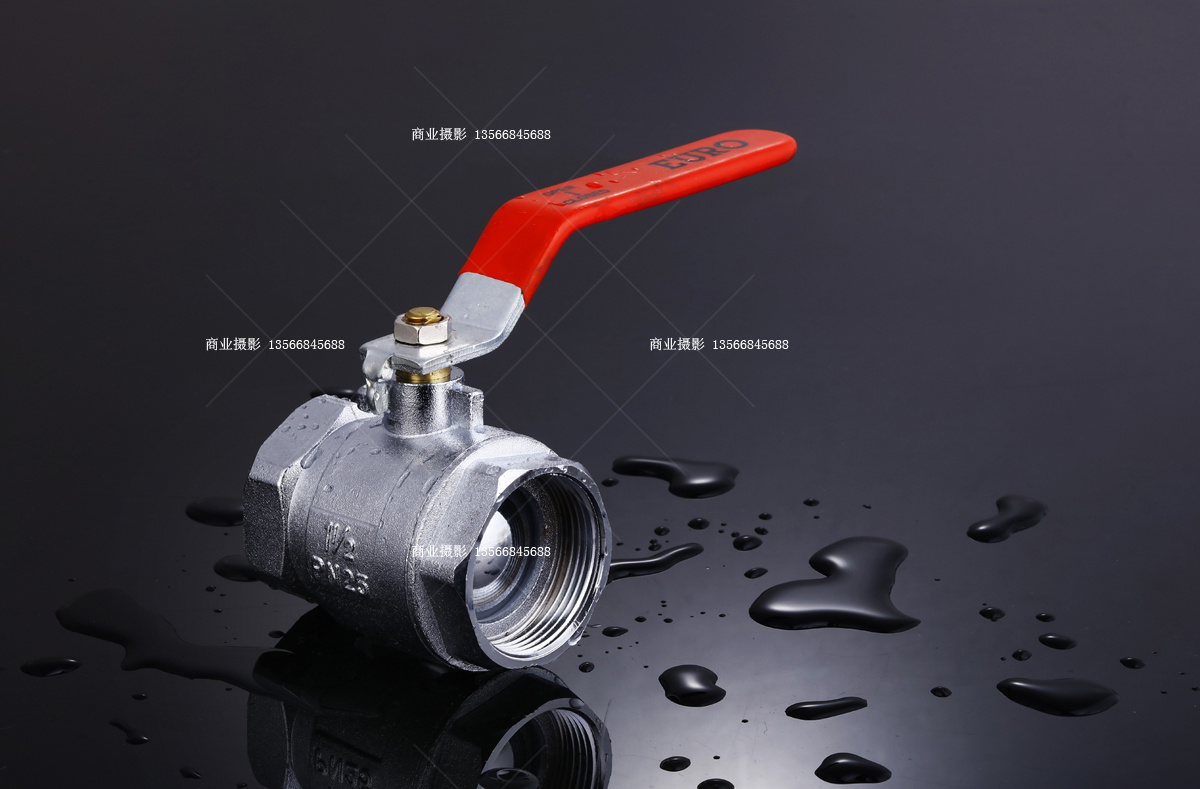 一组阀门产品的海报摄影