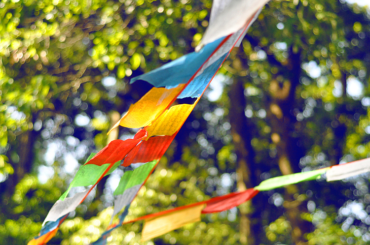 本朴中国·高悬经幡于净土庐山 · 祈福回向至四川雅安 · 众生安乐 · 天下康宁（图ZOTMyMjgwNA==） - 人文/纪实摄影 - 站酷设计师素禾kiki原创素材 - 站酷ZCOOL