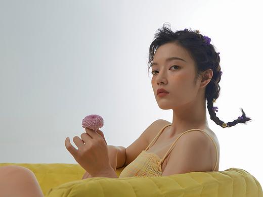 时尚摄影创作丨一组黄色x紫色的撞色