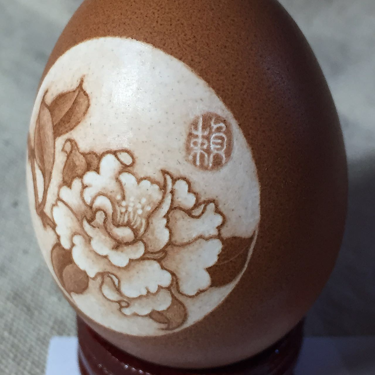 分享收藏蛋雕  两只小兔纸~不是单个的蛋雕作品猴年的鸡蛋,马月来吃