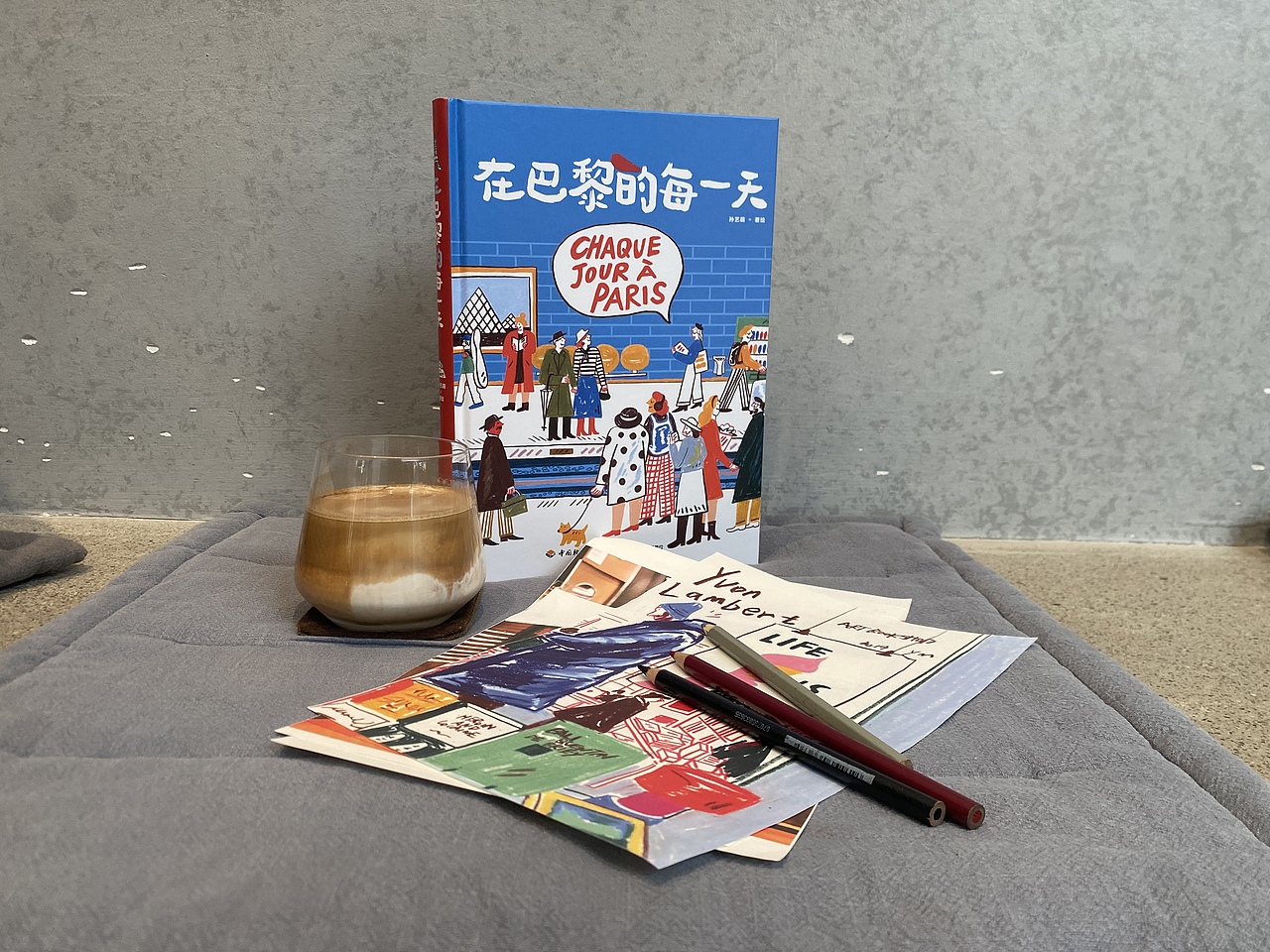 《在巴黎的每一天》外景咖啡店篇（圖ZMzA4NzQ0NTY0） - 書籍/畫冊 - 站酷設計師圓腳豆原創(chuàng)素材 - 站酷ZCOOL