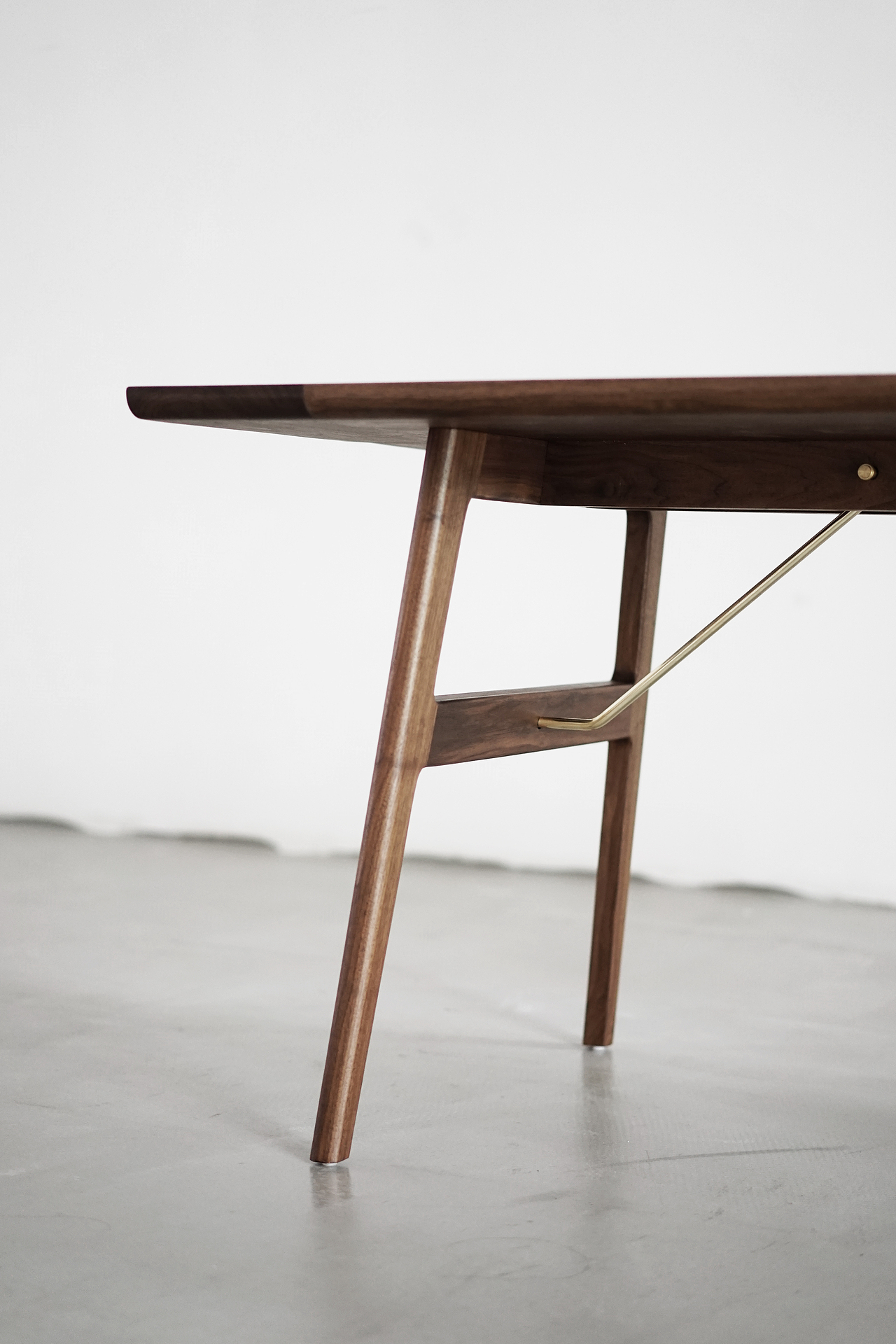 一张解决问题的餐桌（图ZMTc3MDM3NTY4） - 生活用品 - 站酷设计师党心宇原创素材 - 站酷ZCOOL