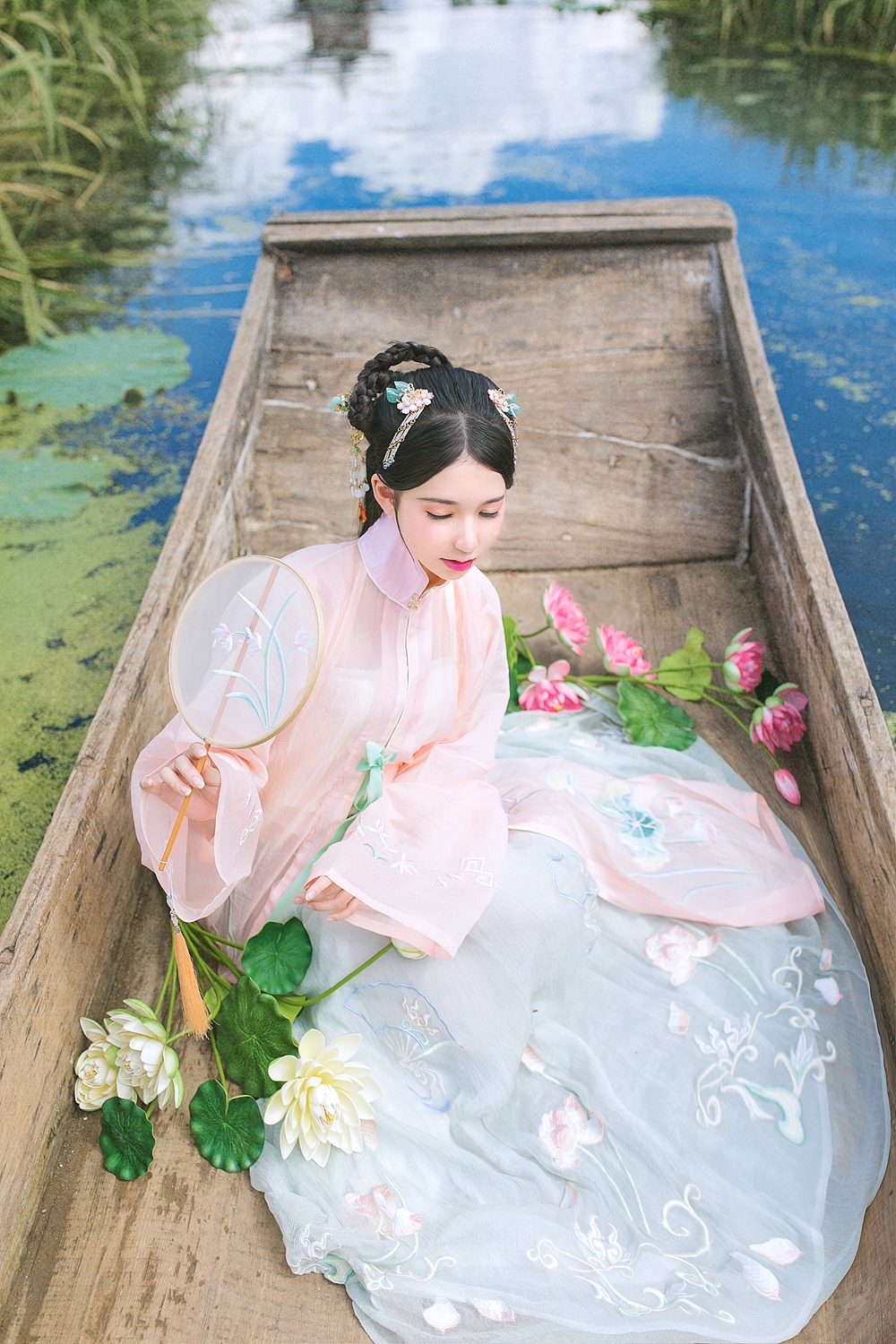 红藕香残玉簟秋