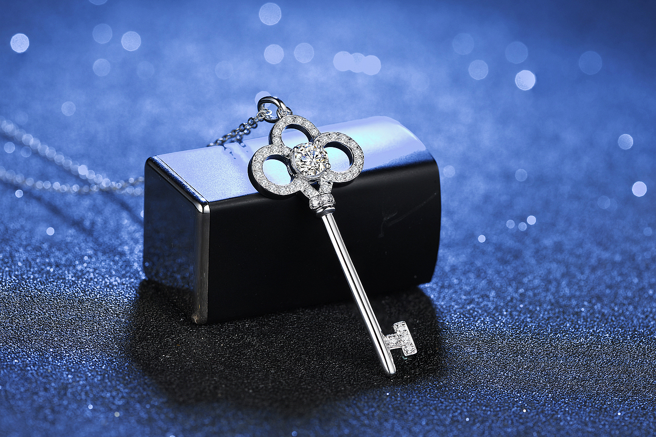 天蓝底珠宝场景图精修效果！（图ZMTM0MjI4NTc2） - 修图/后期 - 站酷设计师守昔原创素材 - 站酷ZCOOL