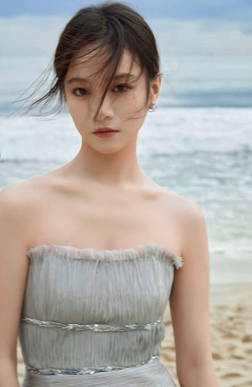 李庚希 釜山电影节（图ZMzUzNjMzMjY4） - 人像摄影 - 站酷设计师摄影师_易达原创素材 - 站酷ZCOOL