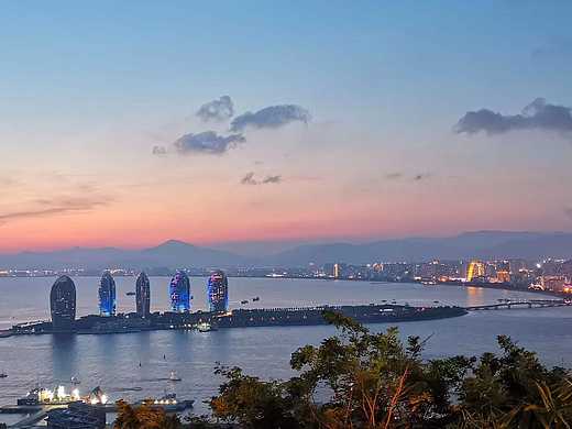 鹿回头