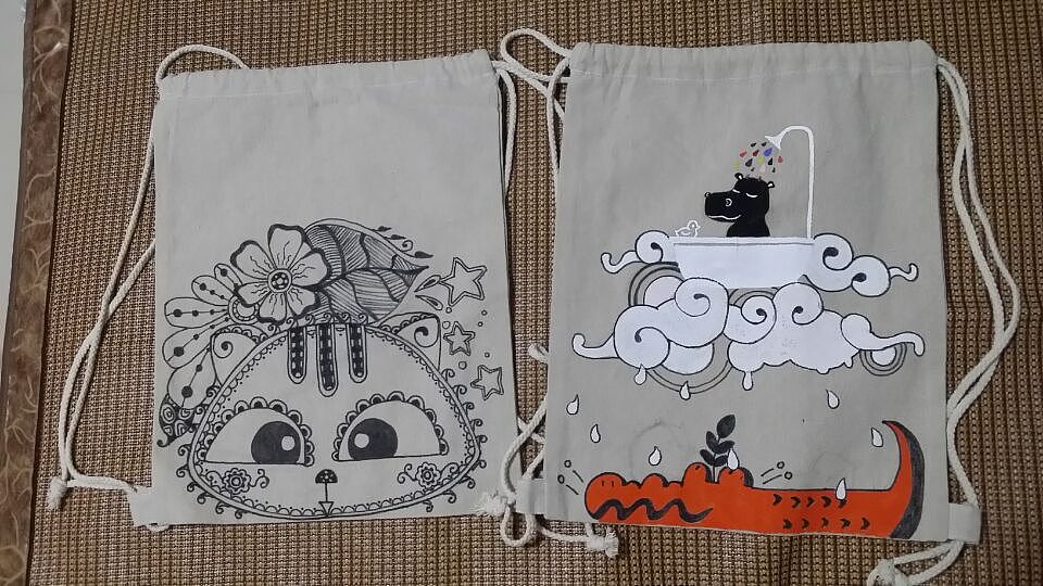 一些创作的手绘包包和装饰木片