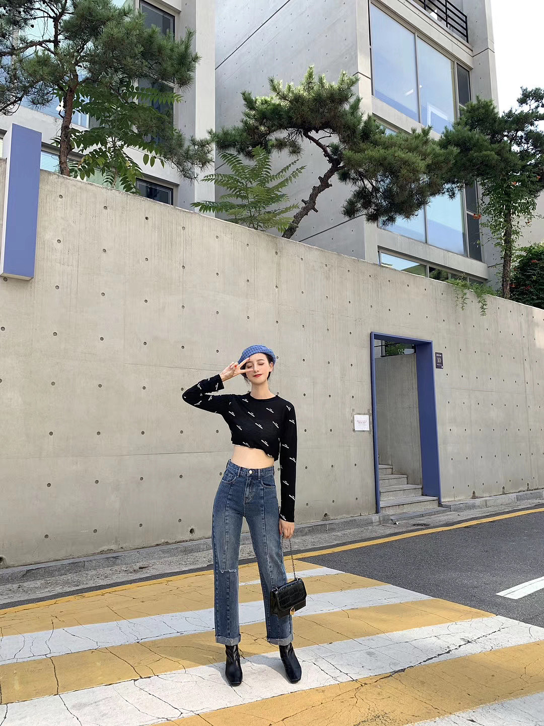 模特段段修身牛仔裤 阔腿裤 破洞裤 广东裤子摄影