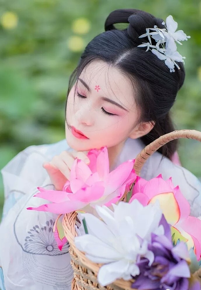 汉服（图ZMTQ3NTY1NTA0） - 绘画 - 站酷设计师Z98775456原创素材 - 站酷ZCOOL