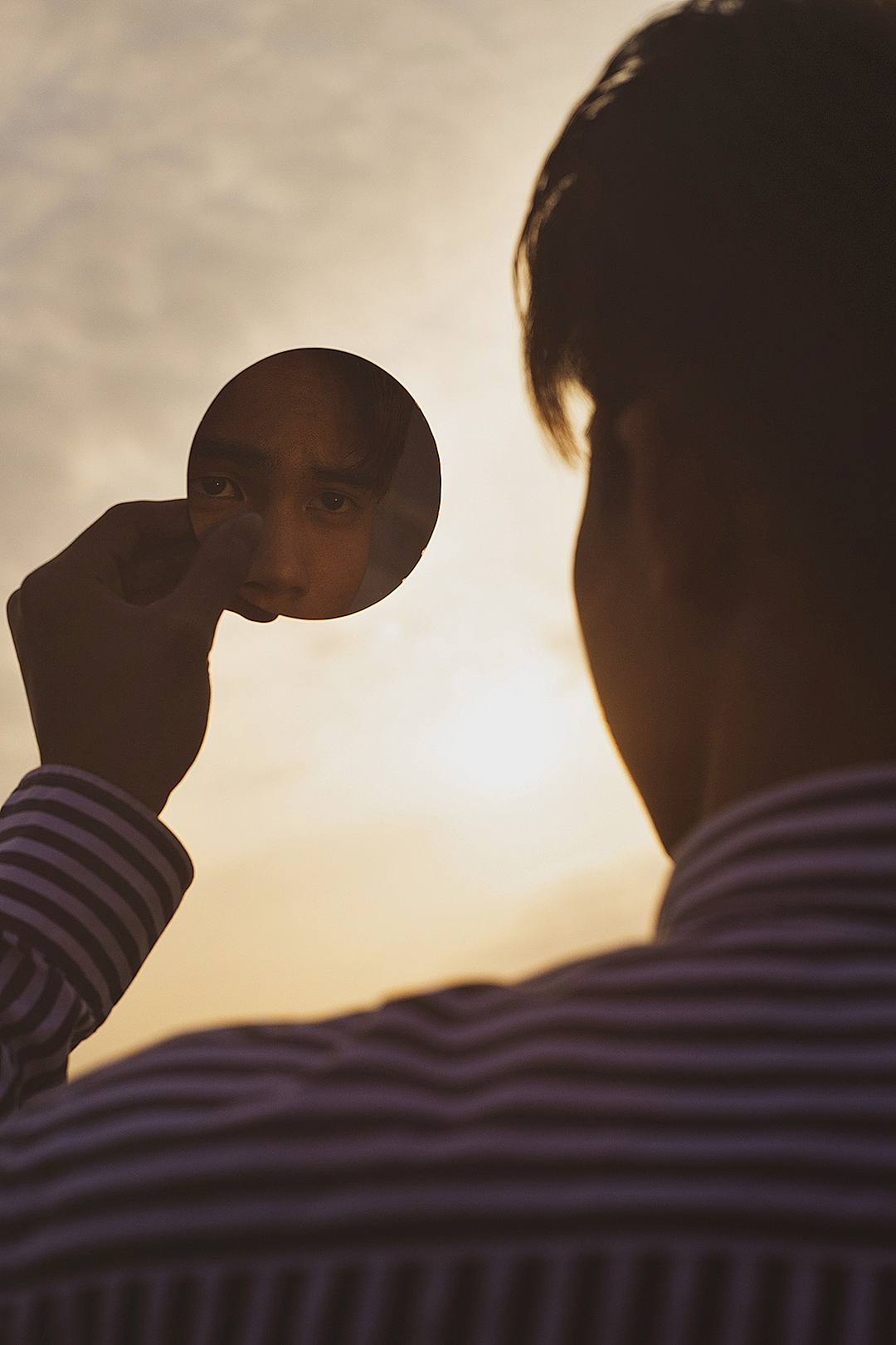 “情绪”（图ZMjY1OTk5Mzgw） - 人像摄影 - 站酷设计师摄影师李华原创素材 - 站酷ZCOOL