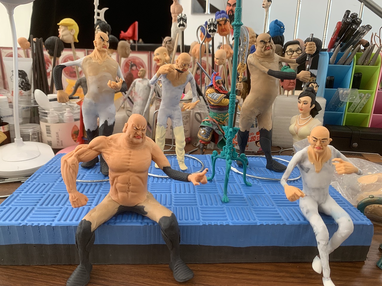 康健面塑作品《刮骨疗毒》