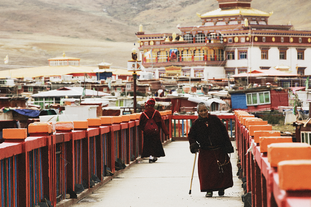 色达 亚青寺（图ZMTMxMjYyNTY0） - 人文/纪实摄影 - 站酷设计师白山Gavin原创素材 - 站酷ZCOOL