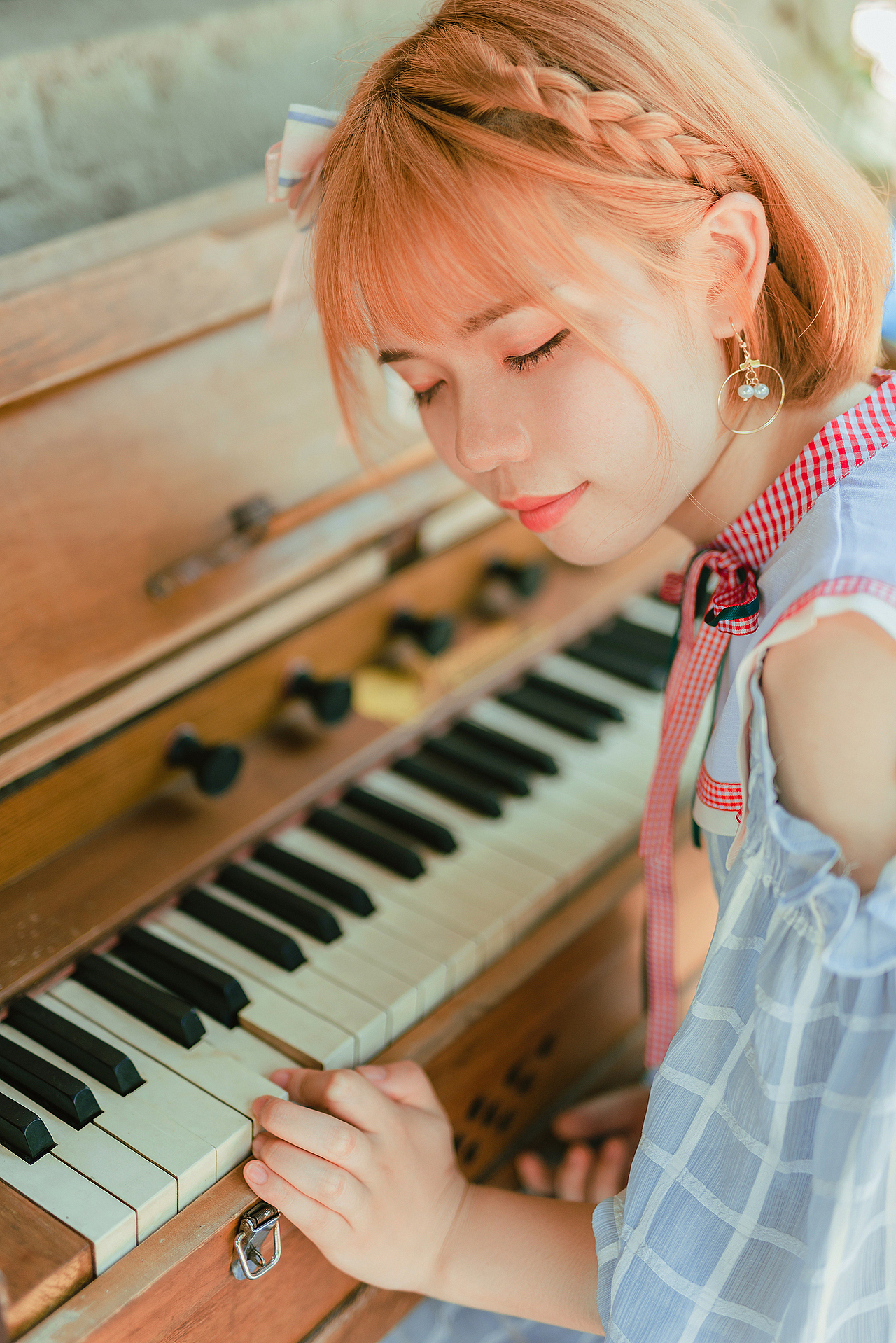 夏日欢歌（图ZODYxMjUwMjA=） - 人像摄影 - 站酷设计师黄仔爱玩喵喵酱原创素材 - 站酷ZCOOL