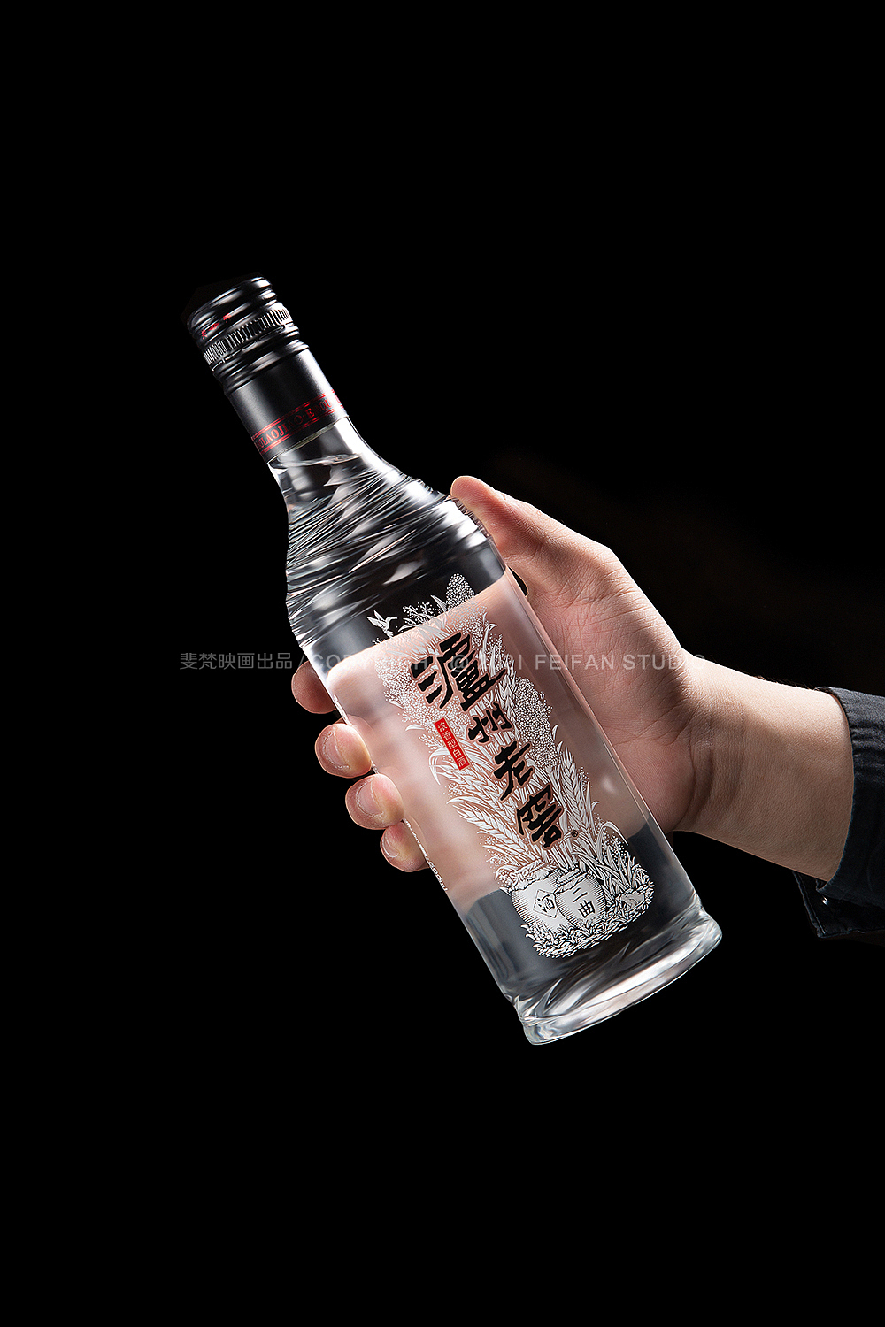 白酒摄影#电商白酒拍摄#泸州老窖二曲（图ZMjc2MjEzMzQ4） - 产品摄影 - 站酷设计师斐梵映画原创素材 - 站酷ZCOOL