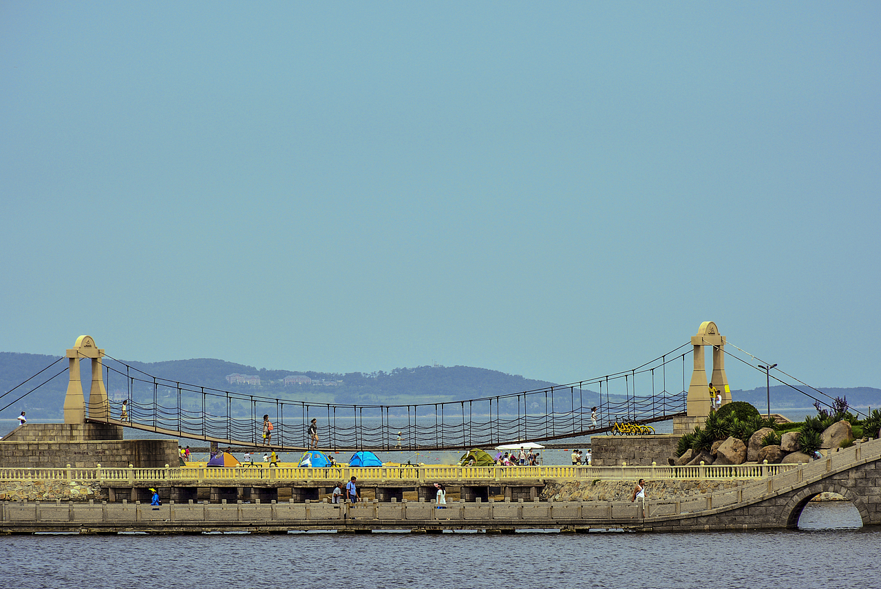 海边有一座吊桥,小时候是我的噩梦,不敢走