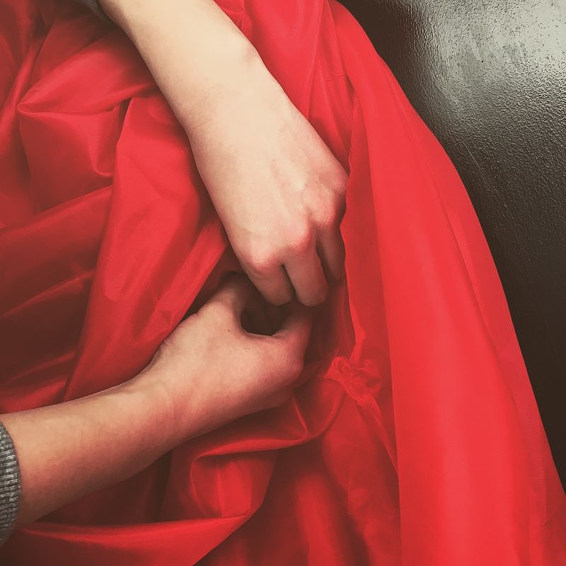 手工服装和墙绘艺术相结合,碰撞出不一样的火花。