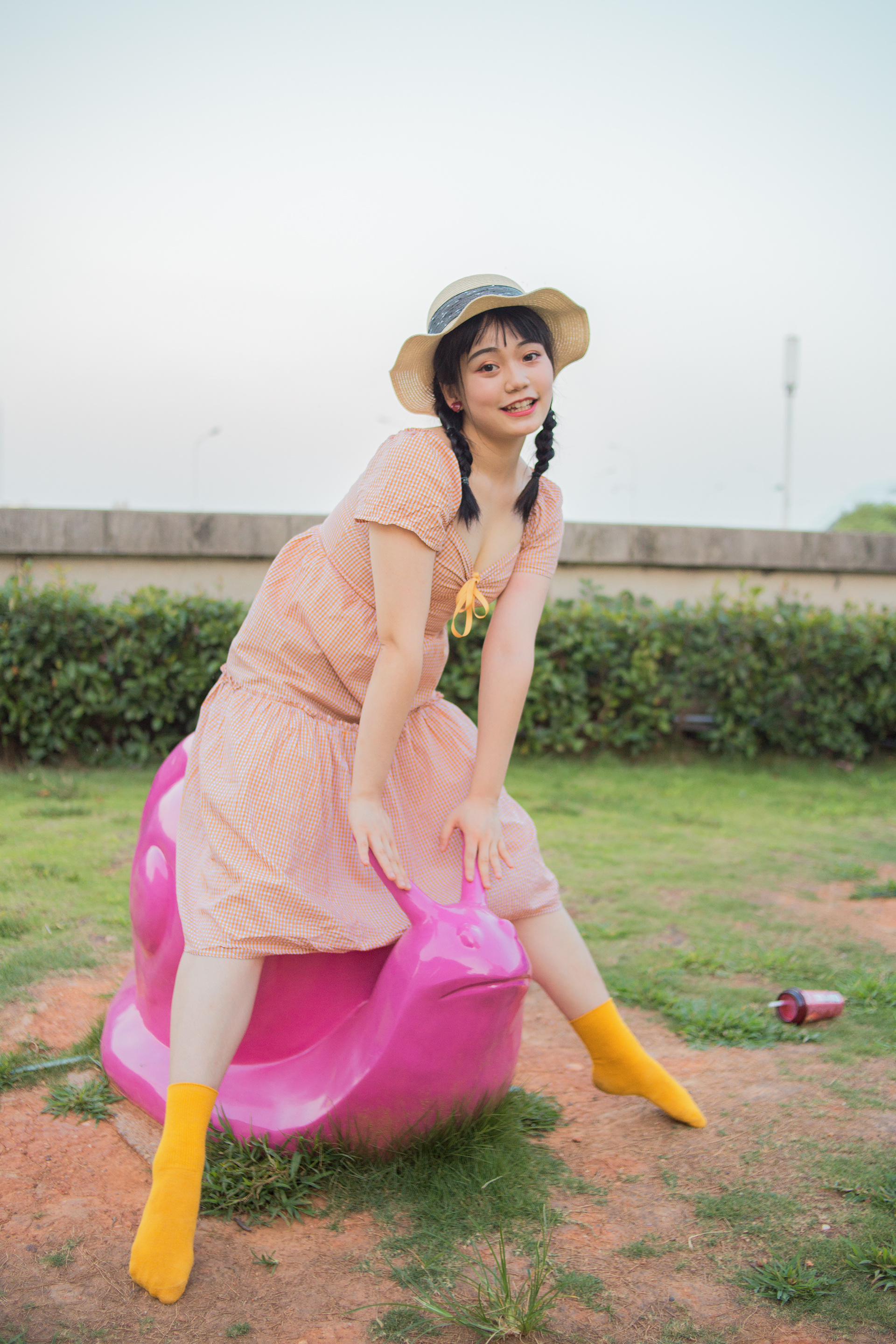 阳光可爱的小妹子