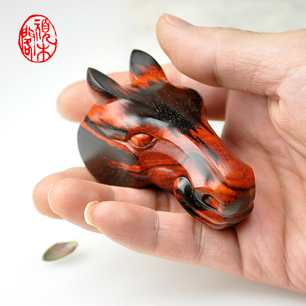 顽木作品《马首是瞻》