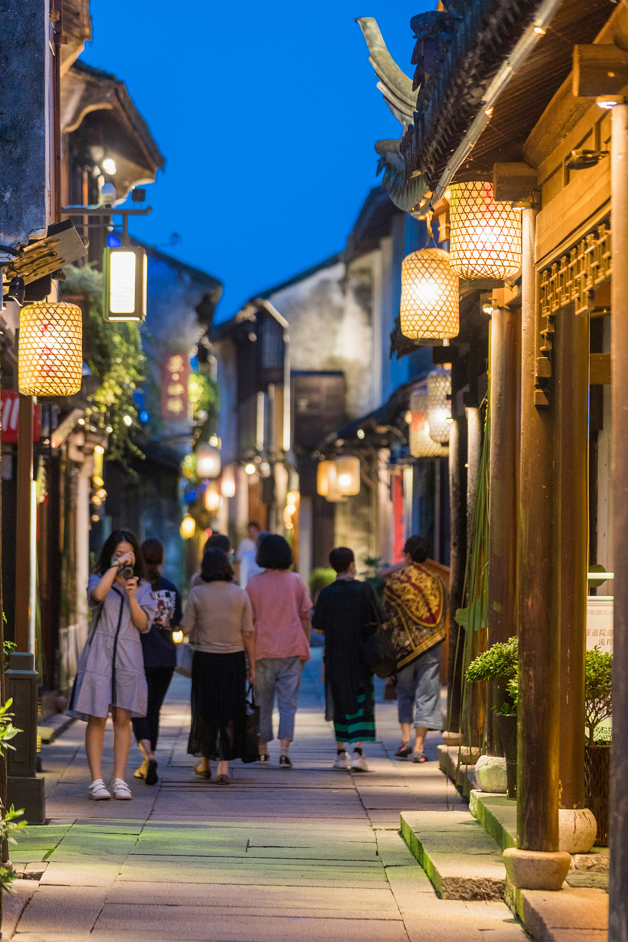 苏州周庄古镇贞丰文化街夜景