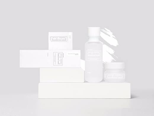 pure white 化妆品·品牌及包装设计