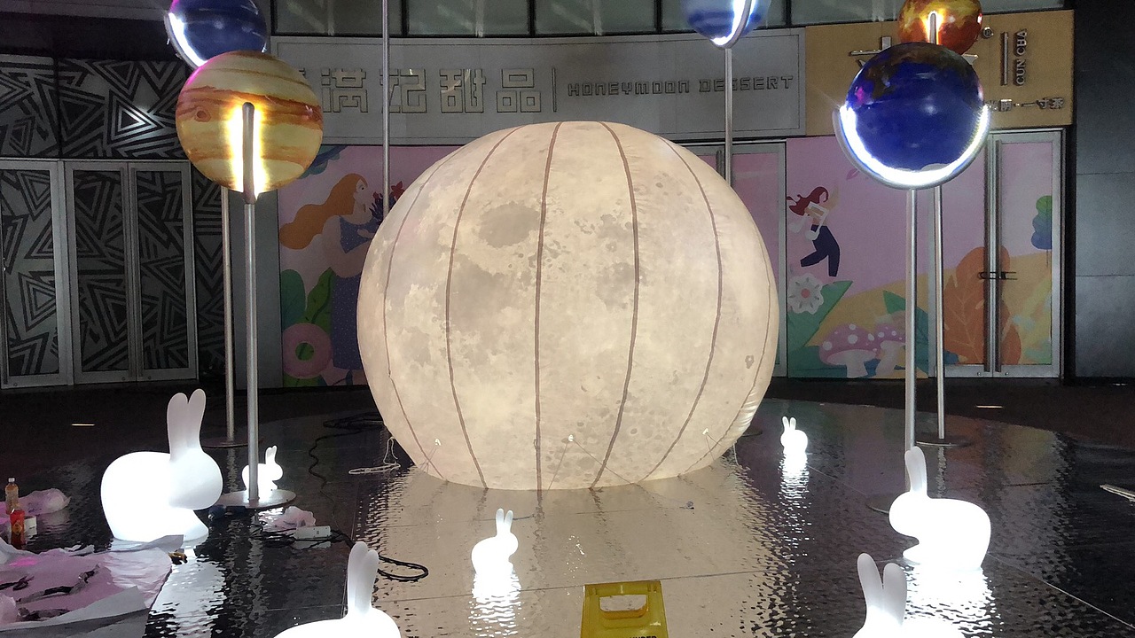 中秋户外发光月亮装饰灯月兔灯大型月球气膜灯亮化装置