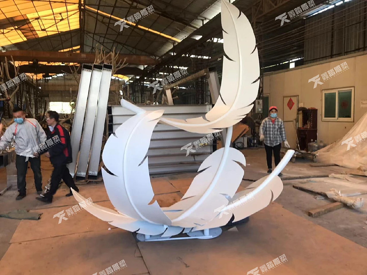 公园不锈钢羽毛景观雕塑摆件 羽毛造型雕塑