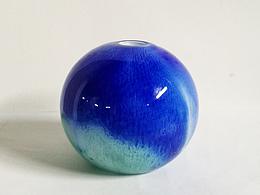 青绿琉璃花器