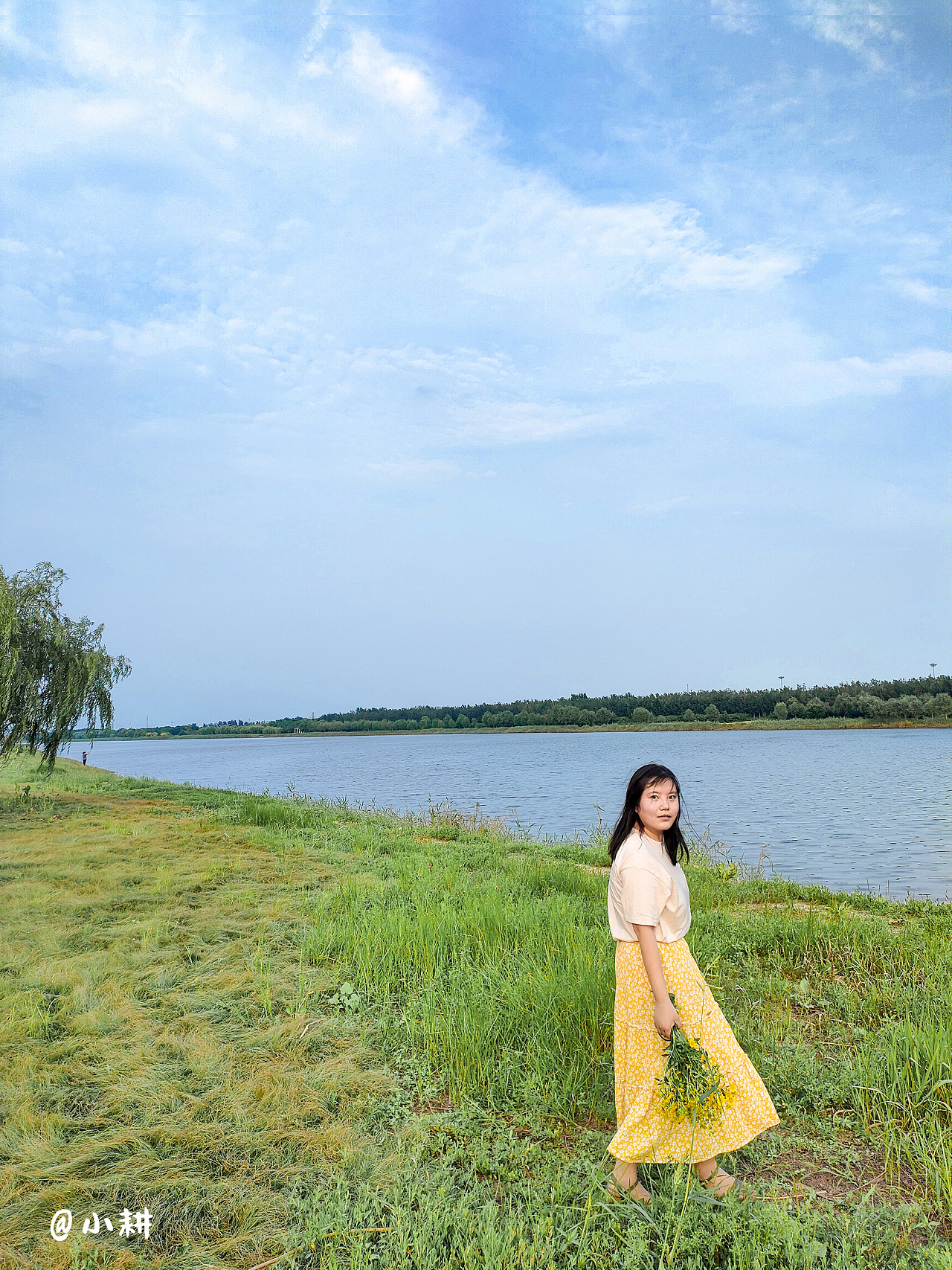 手机摄影|一岁半的河边夏天|摄影|人像摄影|破烂儿鱼 - 原创作品