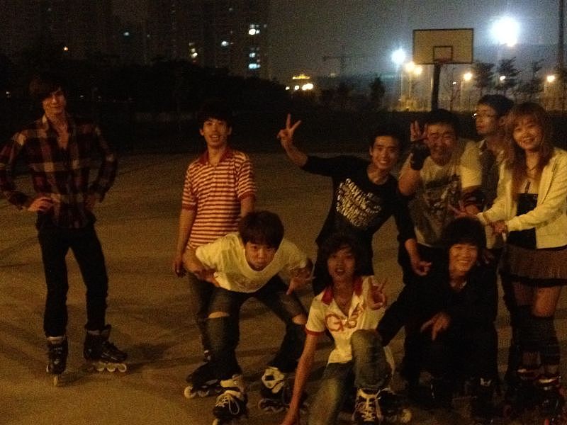 还有:凯子、阿猛、江、海勇、尼姑萍(不知名字出处)、小颜及他的女票、还有很多很多、小伙伴很多,就不一一表述了,不然就成了回忆录了!(不是回忆录吗?)