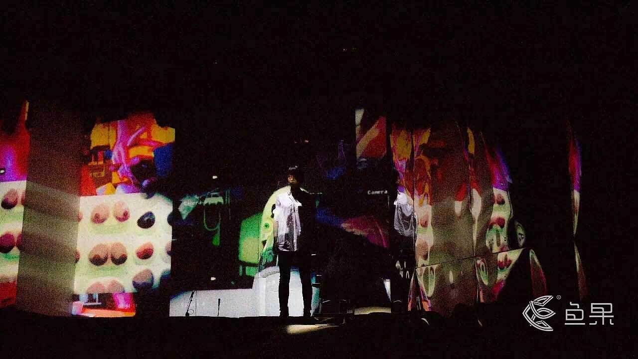 话剧《九又二分之一爱情》舞台多媒体设计