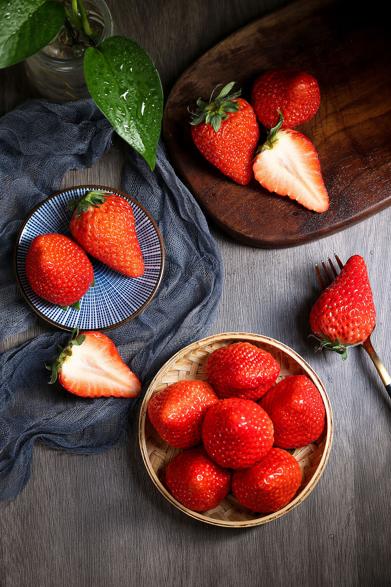 吃不起系列-红颜草莓（图ZMjc5NzAwNDYw） - 美食摄影 - 站酷设计师白子梁原创素材 - 站酷ZCOOL