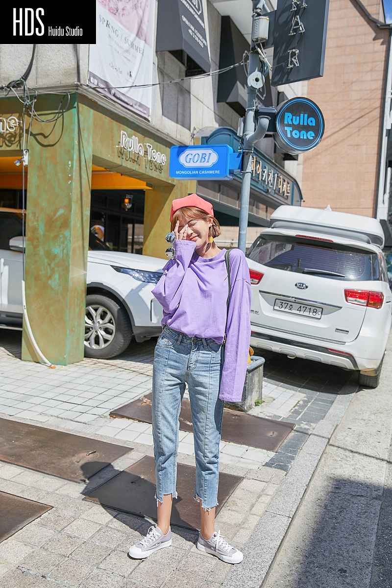 女装牛仔裤韩国模特街头外景拍摄