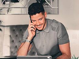 今天是工作日..我是一名內(nèi)容創(chuàng)作者