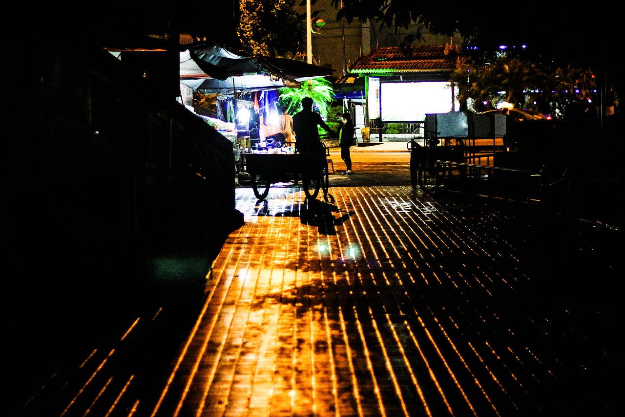 小婉街拍,夜游症