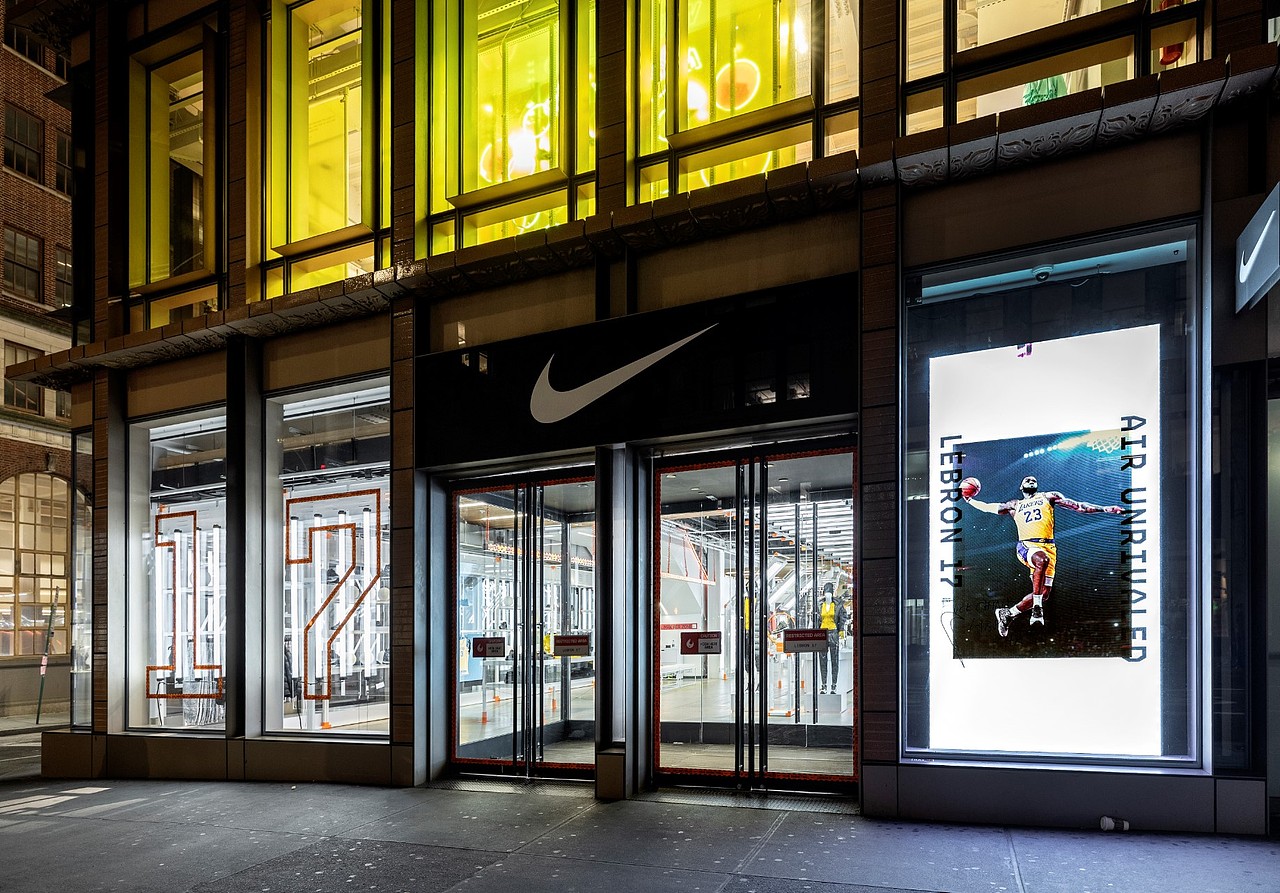 2019冬季nike詹姆斯17代纽约soho零售店设计