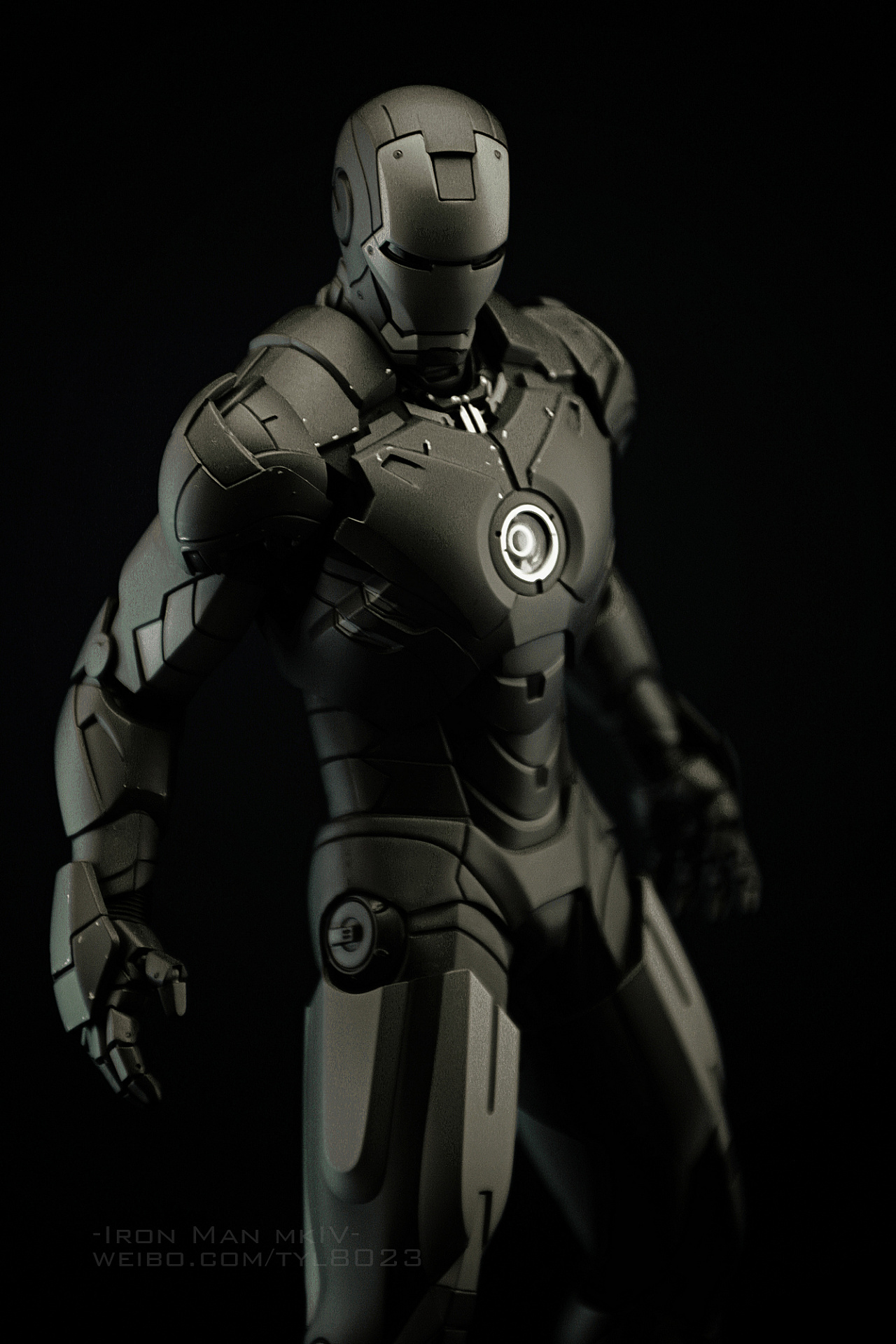 钢铁侠mk4模型拍摄异色版