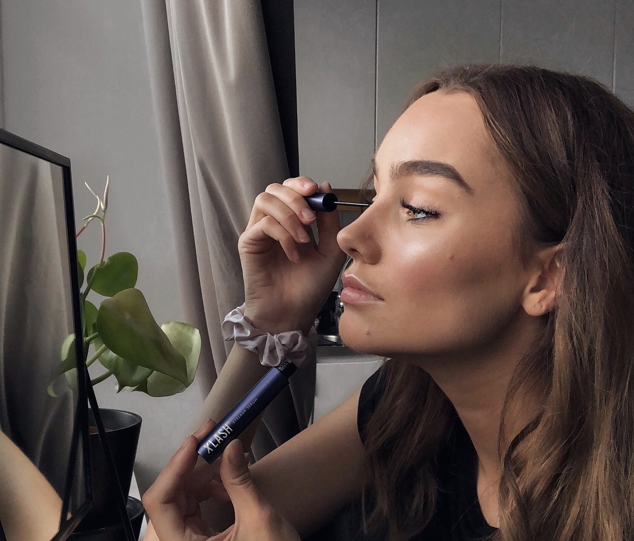 阿米娅丰唇精华：最自然的状态就是唇红齿白！（图ZMTU3NDMzNzAw） - 品牌 - 站酷设计师阿米娅设计师原创素材 - 站酷ZCOOL