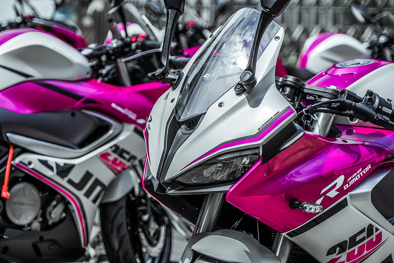 QJ 赛250拍摄（图ZMjg4NTY2MzQw） - 产品摄影 - 站酷设计师丹荔映画原创素材 - 站酷ZCOOL