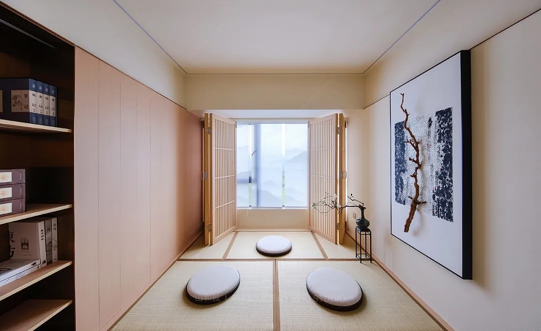 禅室秉承了一贯的克制,大面积的留白,只为增添思考的空间.