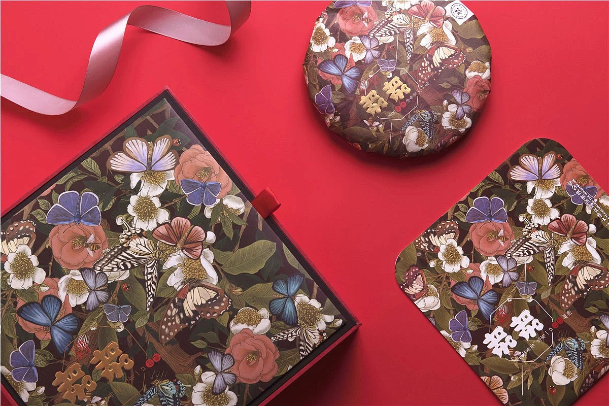 六大茶山普洱茶饼 花香&甜甜 包装插画设计
