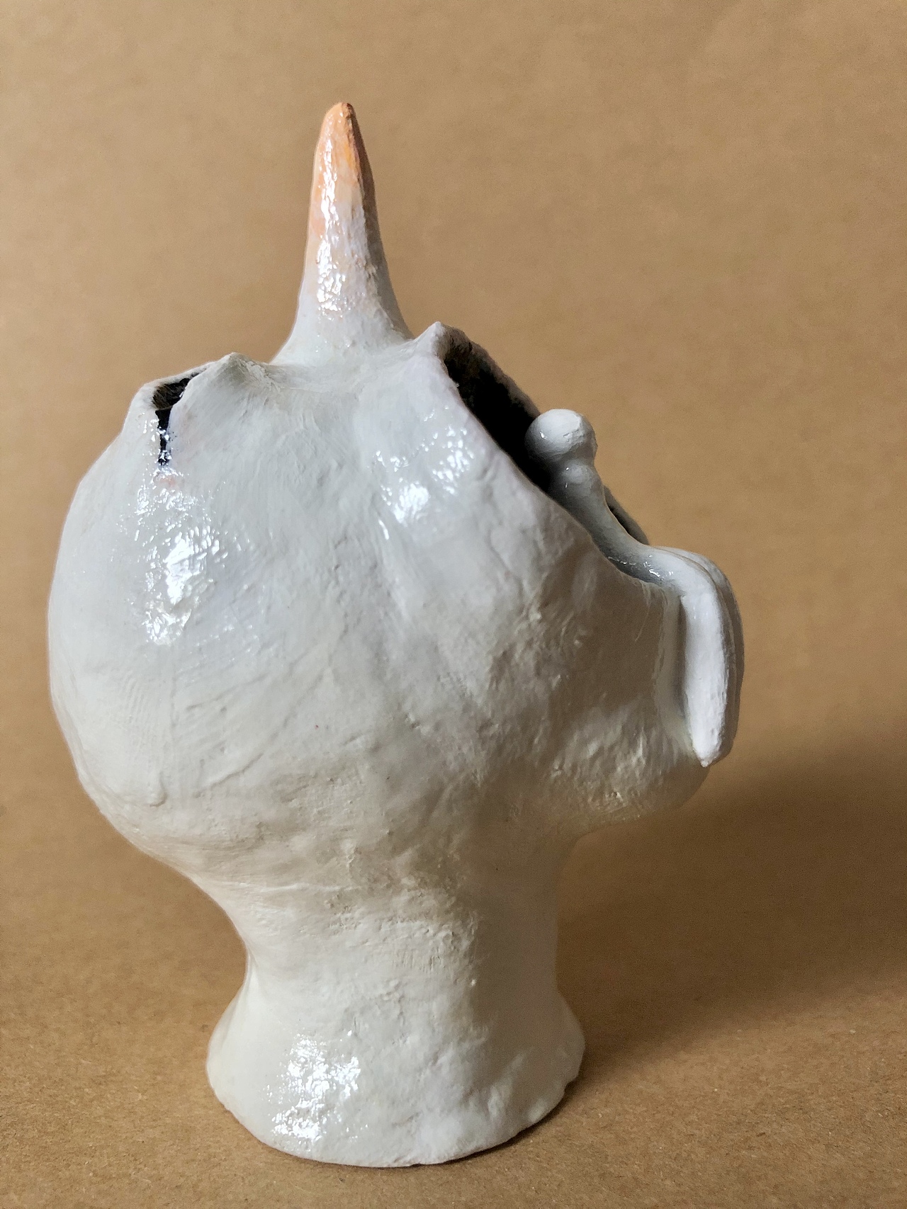 我坐在你呐喊的边缘