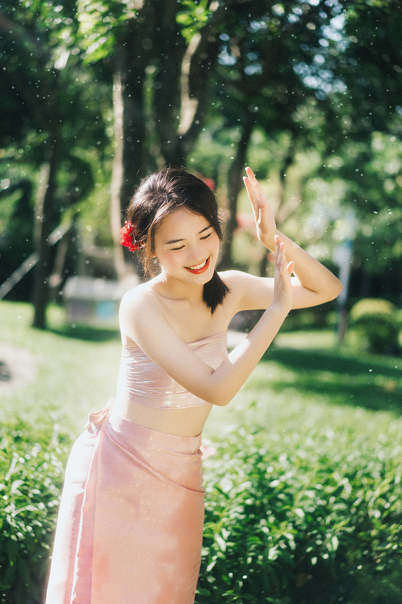 傣族發(fā)光少女（圖ZMjcwNzIwOTY0） - 人像攝影 - 站酷設(shè)計師拍照的嘎嘎鴨原創(chuàng)素材 - 站酷ZCOOL