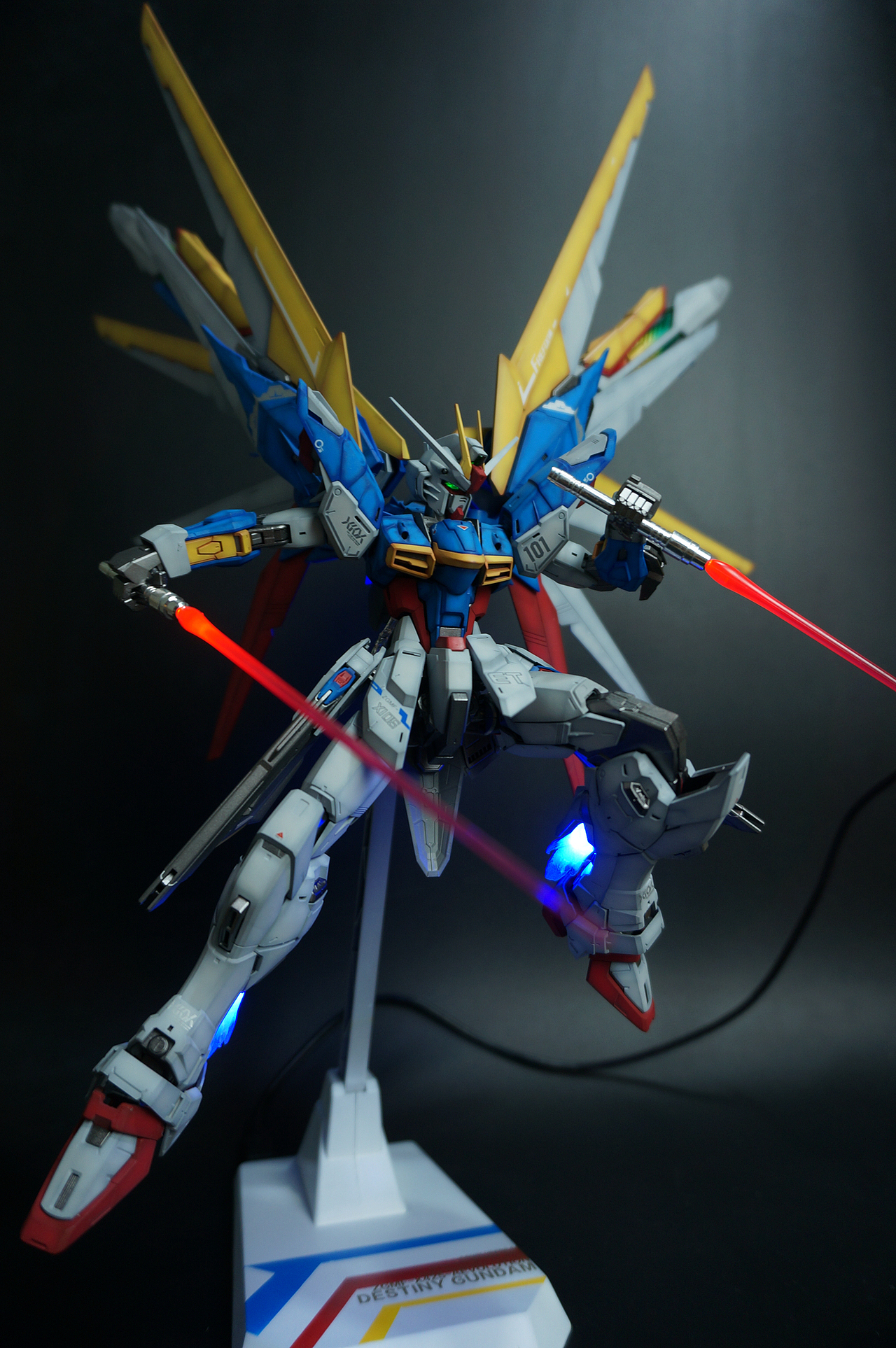 0高达模型飞翼配色改灯版