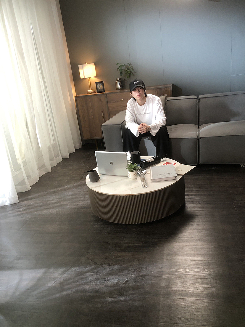 加班中的片场拍摄基地