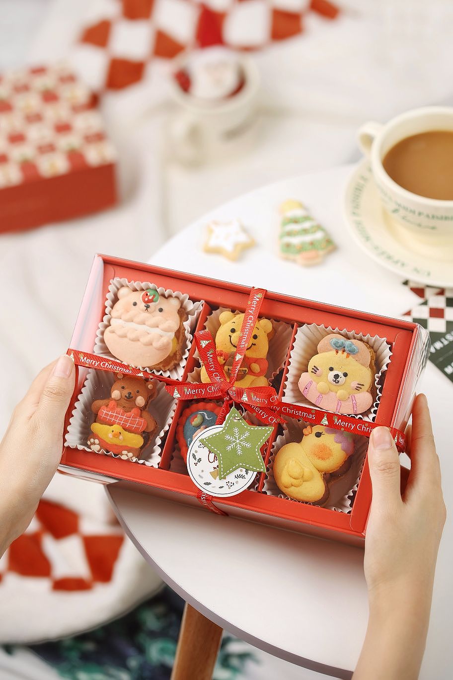 烘焙摄影|圣诞马卡龙饼干包装礼盒拍摄（图ZMzIwMjczNDU2） - 产品摄影 - 站酷设计师大酒酒原创素材 - 站酷ZCOOL