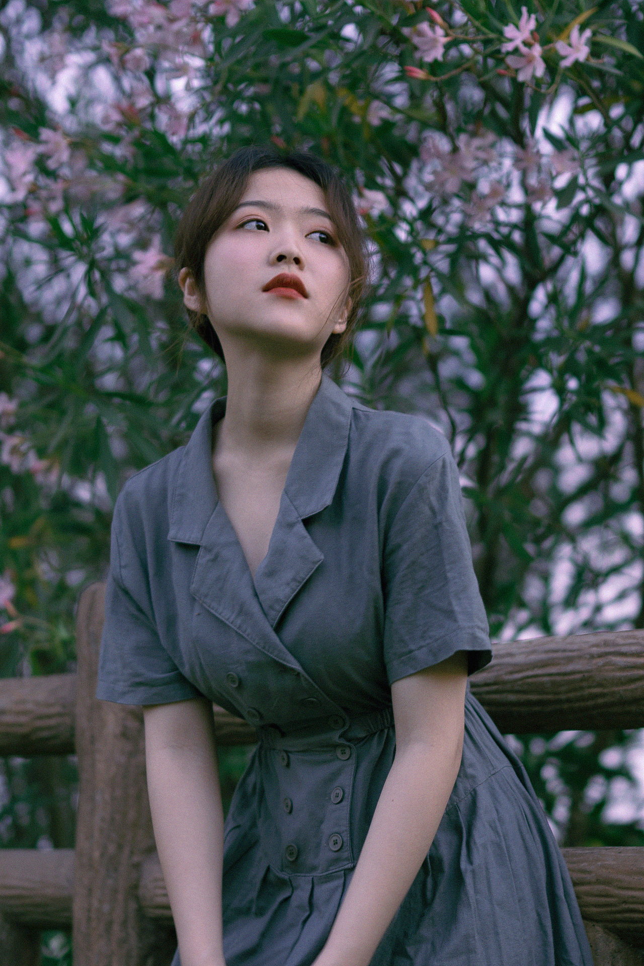 夹竹桃花开（图ZMjIzMjI2Mjcy） - 人像摄影 - 站酷设计师POKYUIE原创素材 - 站酷ZCOOL