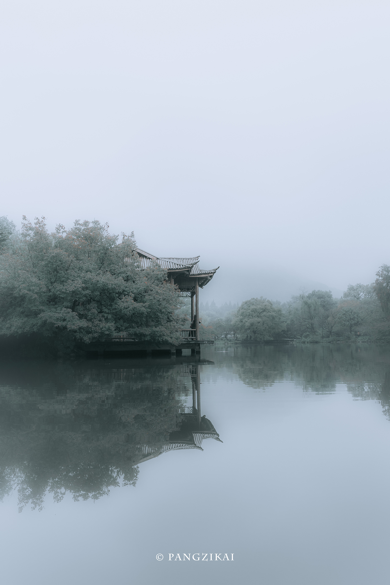 雨雾中的杭州西湖|摄影|风光|NGBUN - 原创作品 - 站酷 (ZCOOL)