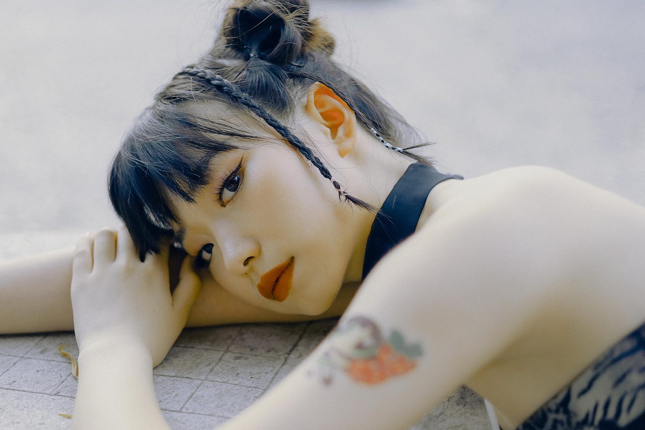 新中式（图ZMzA3MjEyOTY0） - 人像摄影 - 站酷设计师爱吃梨一原创素材 - 站酷ZCOOL